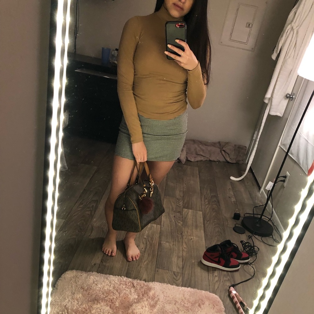 Nude turtleneck